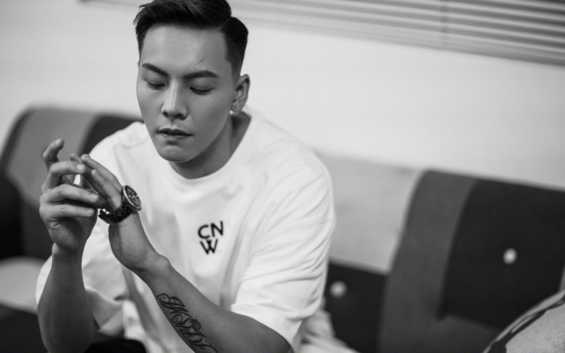 爱游戏在线登录入口-国际田径锦标赛选手表现抢眼，国际田径比赛最新规则